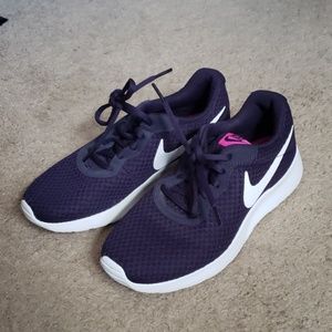 Nike womens sneakers